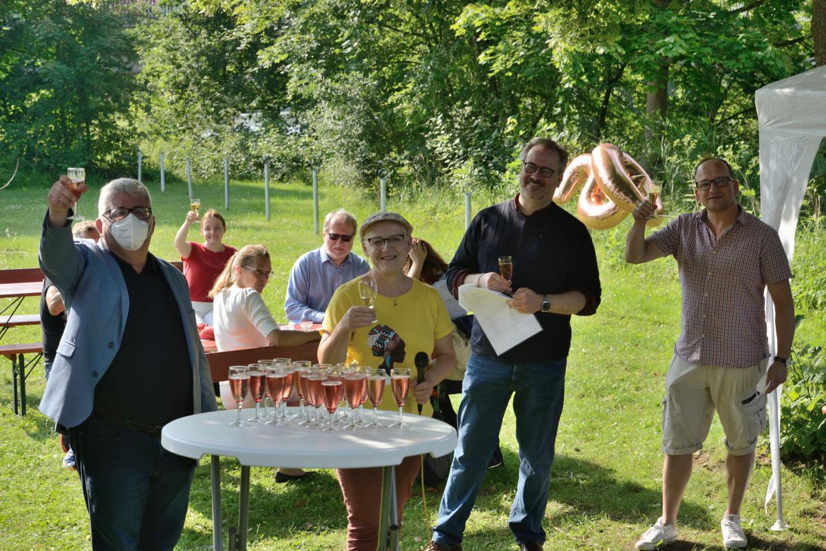 Apéro-Anstoßen mit dem Bgm. Metzner und dem Vorstand des Vereins